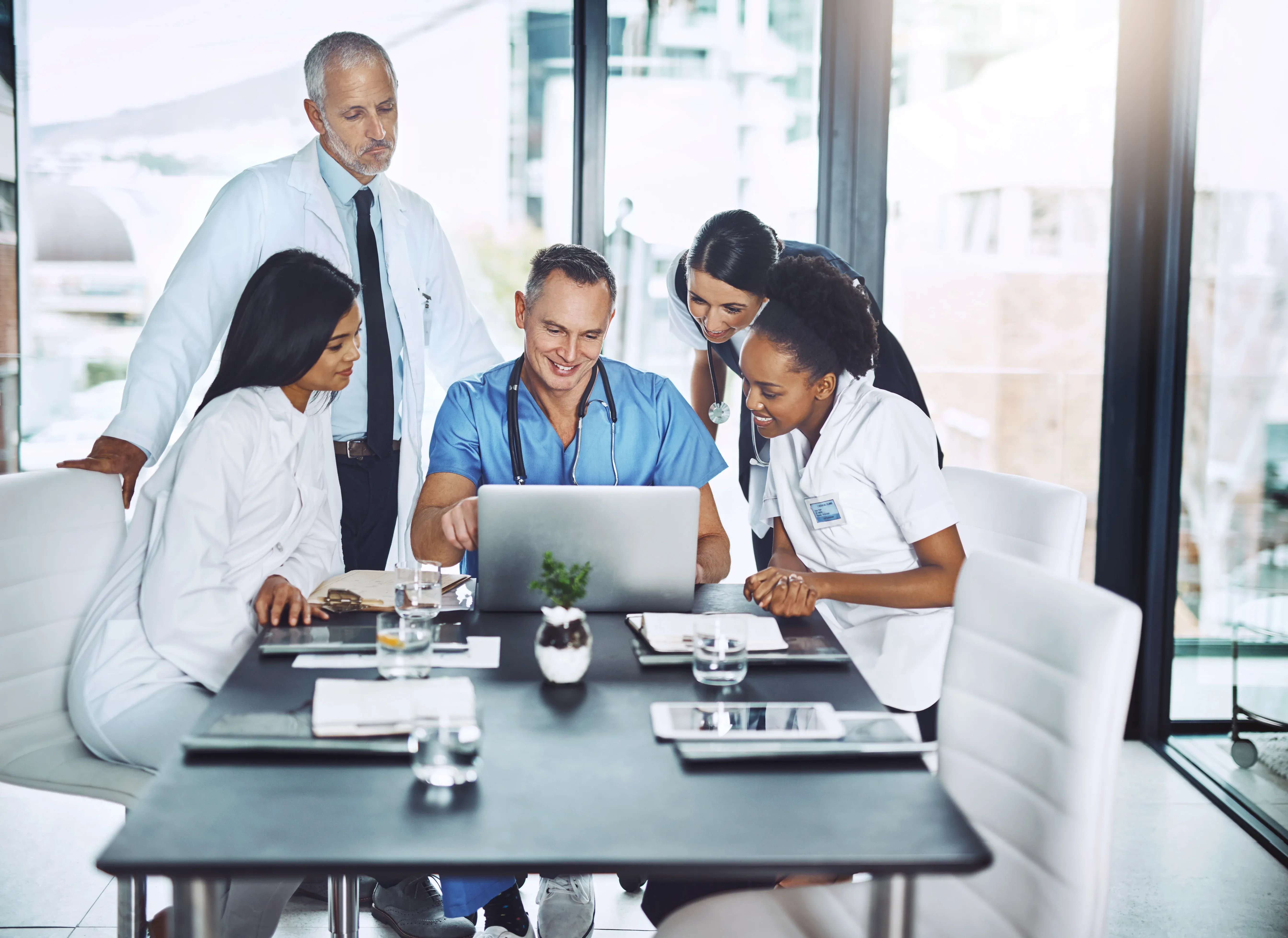 meeting-to-discuss-best-practices-2026-01-09-09-50-20-utc.webp